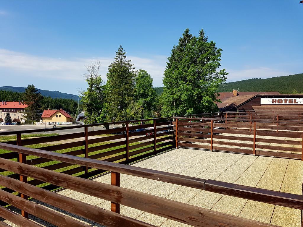 Apartman Karolina Харачов Екстериор снимка