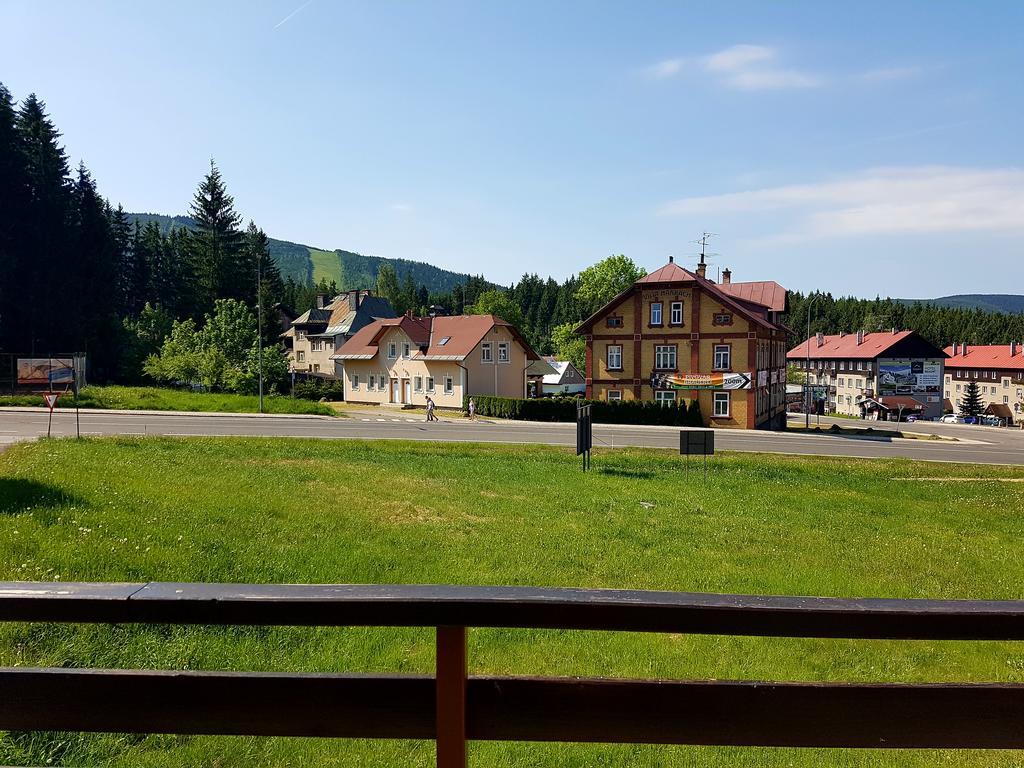 Apartman Karolina Харачов Екстериор снимка